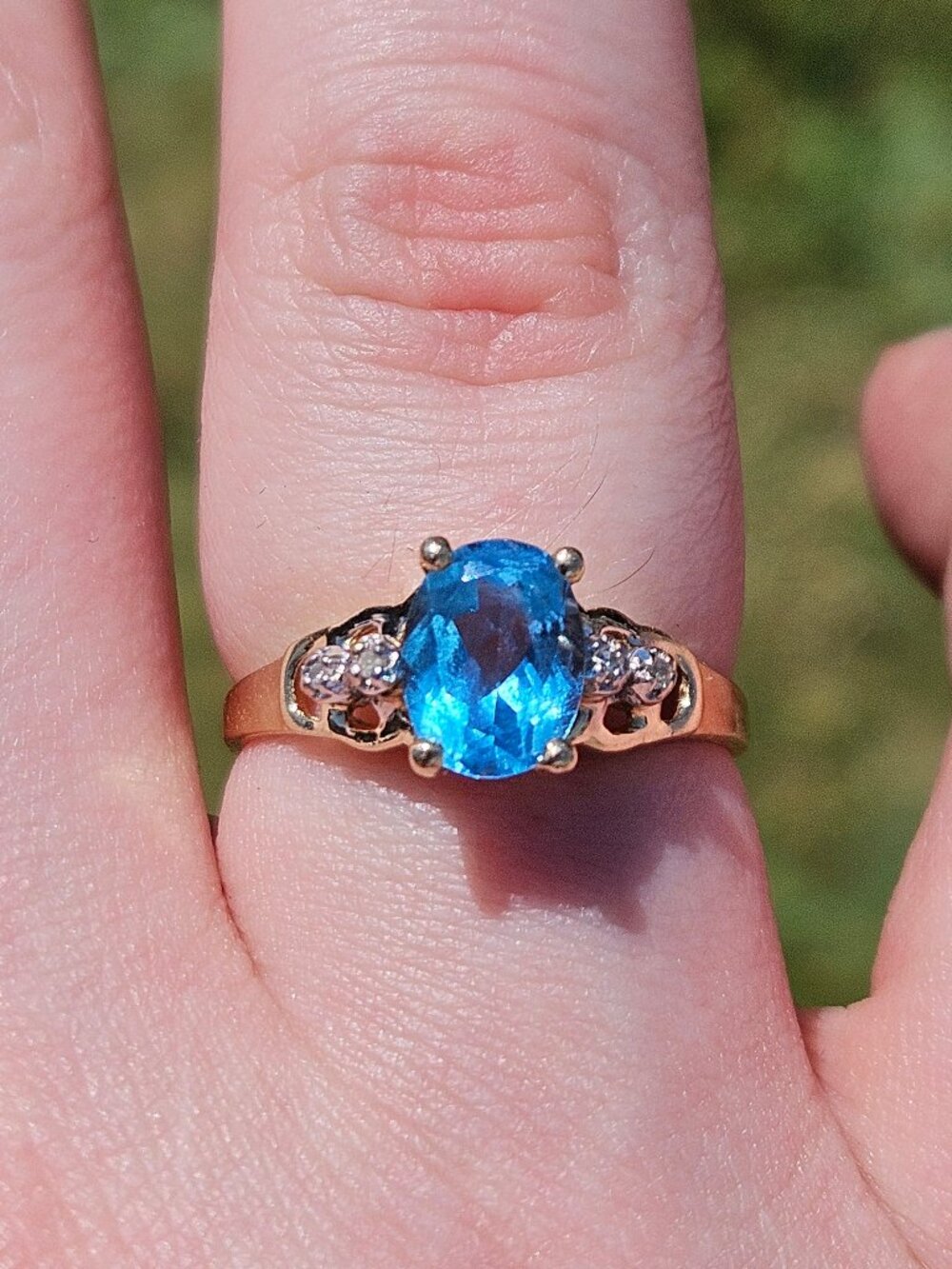 14K Yellow Gold Blue Topaz Diamond Cocktail Ring Band Size 7.25